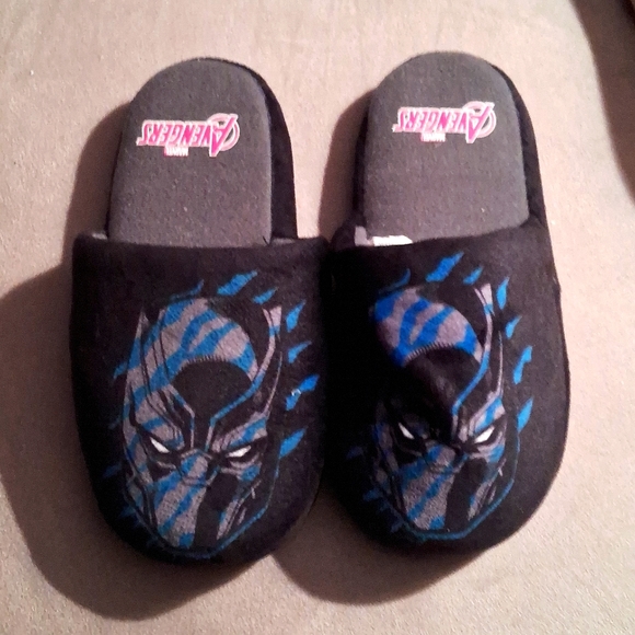 NWOT, Little Kid's, Marvel, Avenger, Slippers/Size 11-12 - Picture 1 of 3